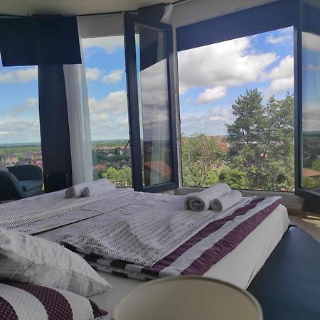 West Panorama Penthouse - Apartment With A Fantastic View Of The City Szombathely Dış mekan fotoğraf