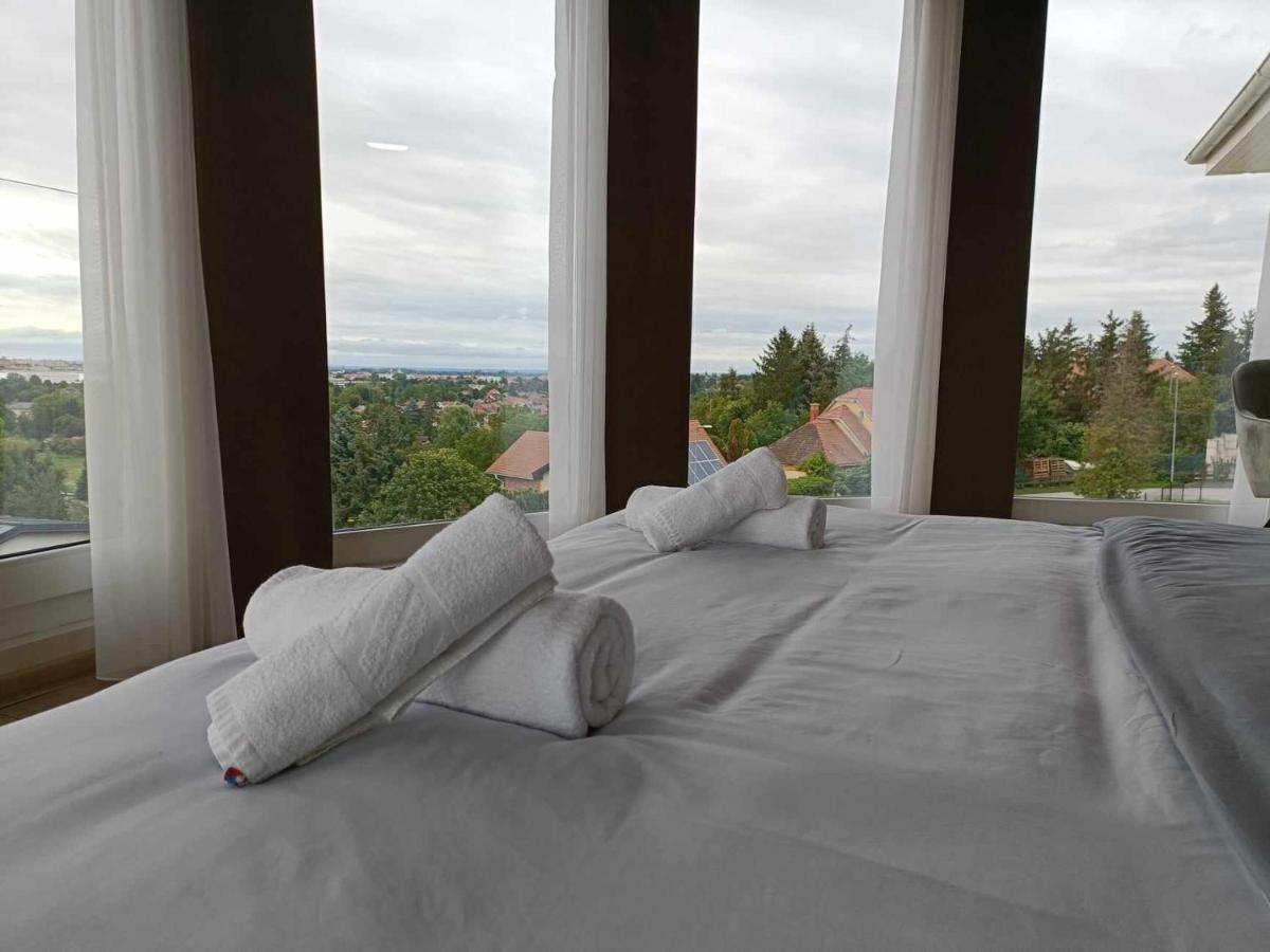 West Panorama Penthouse - Apartment With A Fantastic View Of The City Szombathely Dış mekan fotoğraf