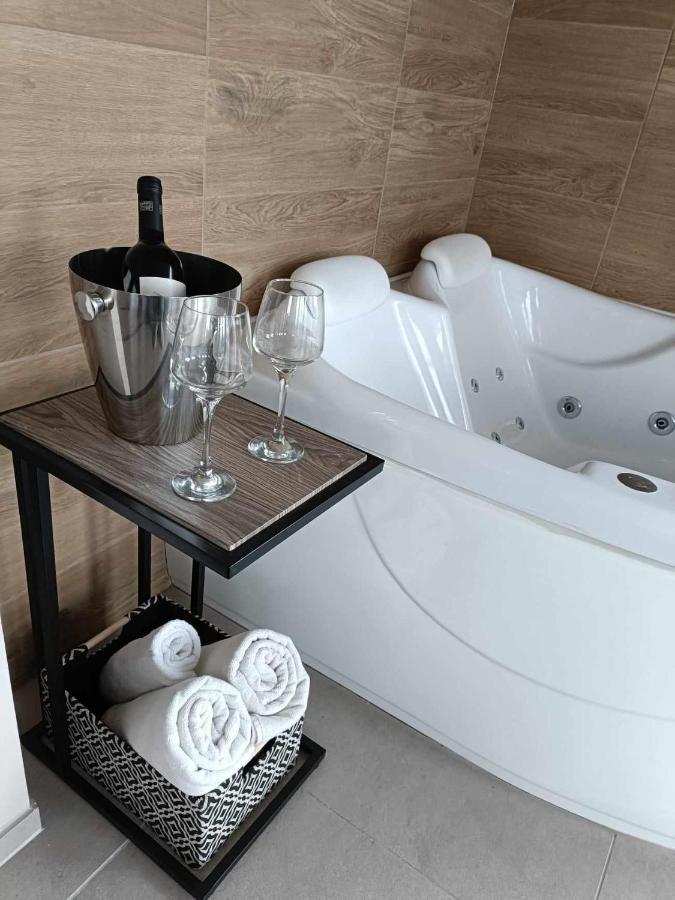 West Panorama Penthouse - Apartment With A Fantastic View Of The City Szombathely Dış mekan fotoğraf