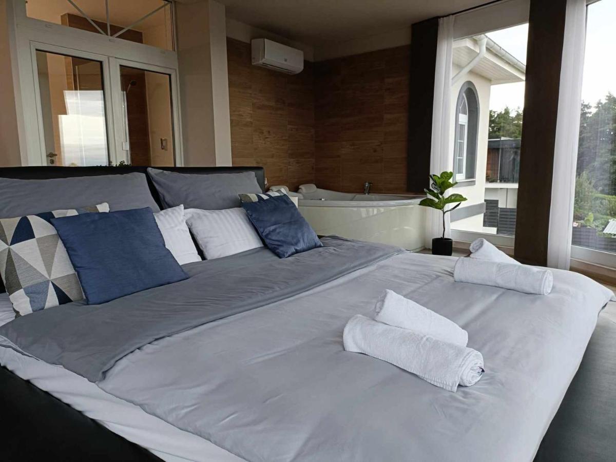 West Panorama Penthouse - Apartment With A Fantastic View Of The City Szombathely Dış mekan fotoğraf