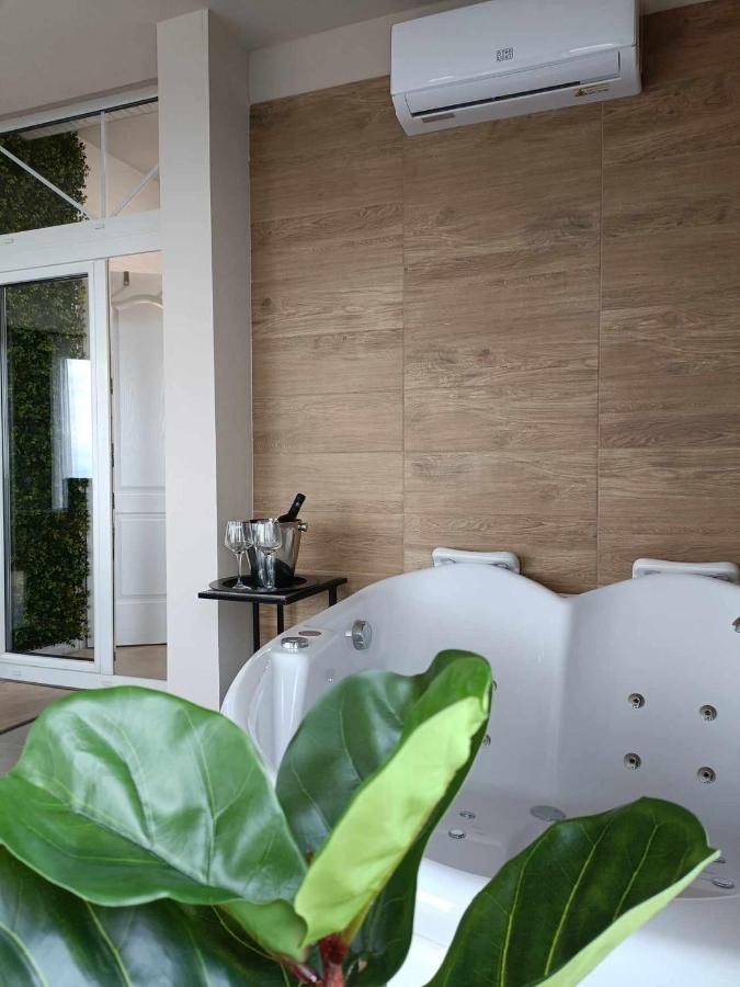 West Panorama Penthouse - Apartment With A Fantastic View Of The City Szombathely Dış mekan fotoğraf