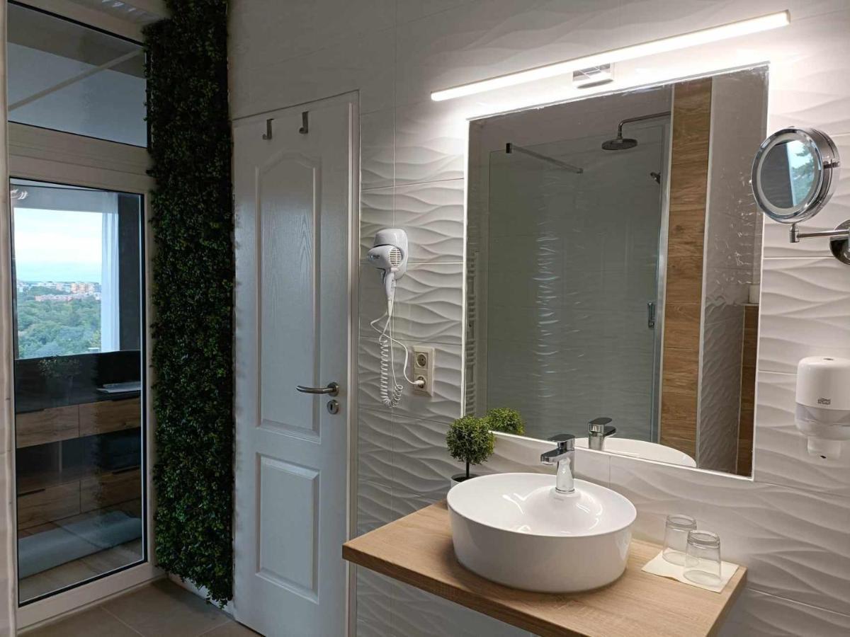 West Panorama Penthouse - Apartment With A Fantastic View Of The City Szombathely Dış mekan fotoğraf