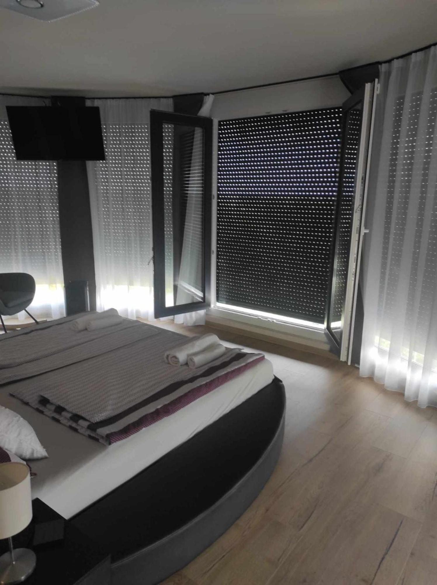 West Panorama Penthouse - Apartment With A Fantastic View Of The City Szombathely Dış mekan fotoğraf